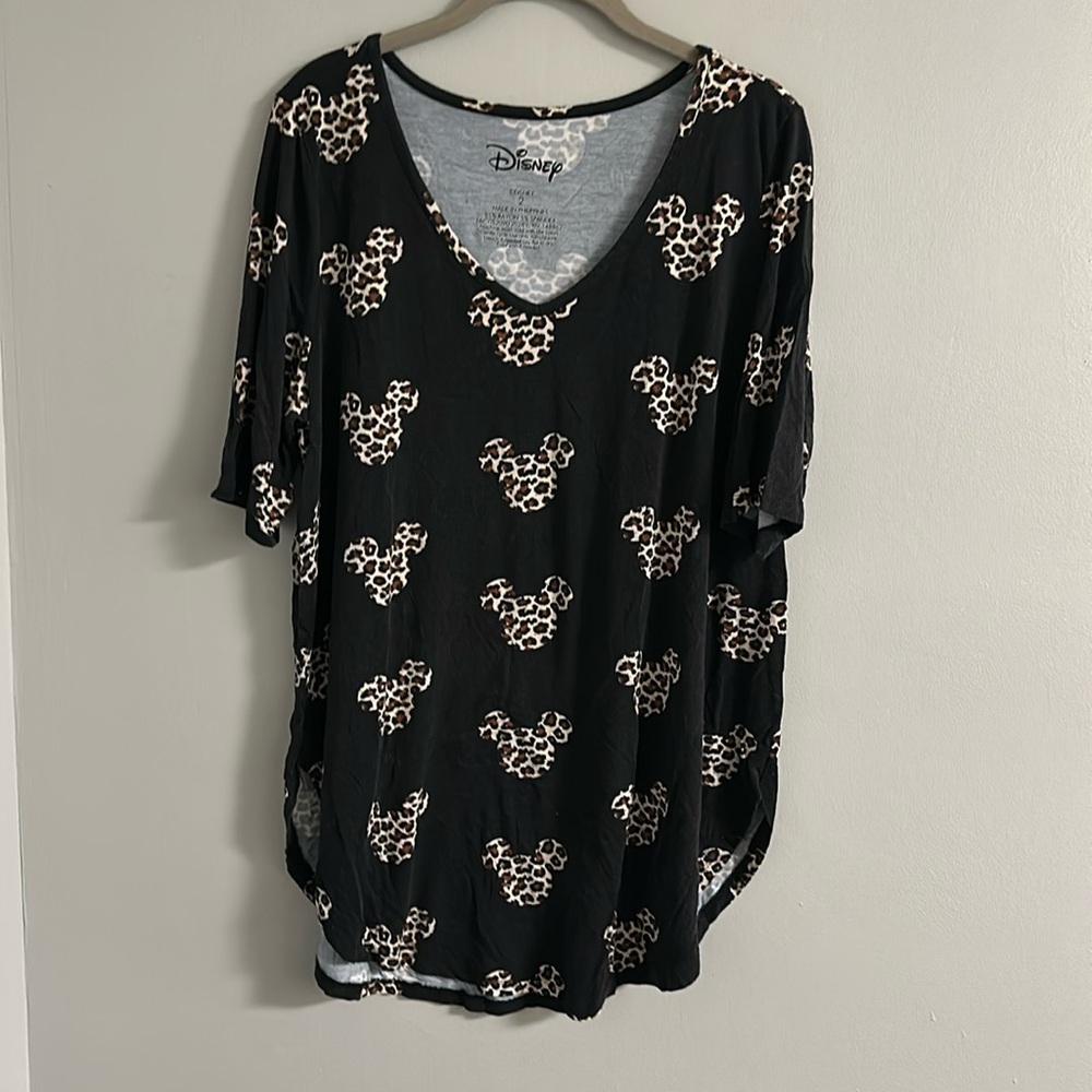 Torrid Leopard Black and Cream Mickey Mouse Short Sleeve Tee